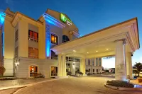 Holiday Inn Express & Suites TRINCITY TRINIDAD AIRPORT by IHG Hotele w: 