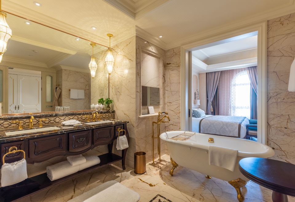 the Castle Hotel, A Luxury Collection HotelKnight suite