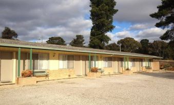 Governors Hill Motel