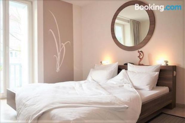 一卧室公寓（带阳台）