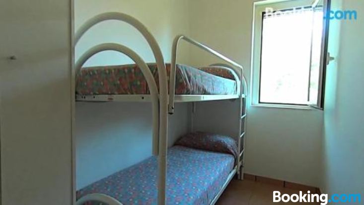 带天井的两居室公寓