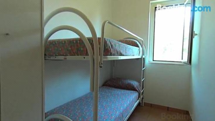 带天井的两居室公寓