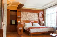 Tahe East Lake Garden Hotel