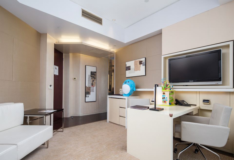 Grand Hyatt GuangzhouThemed Deluxe Room