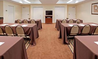 Holiday Inn Express & Suites Binghamton University-Vestal