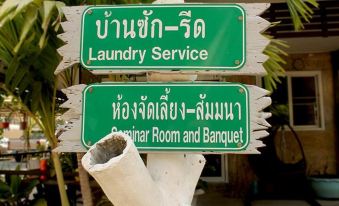 Baan Chompoo Resort