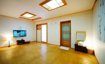 Jeonju Hongsi Hanok Guesthouse