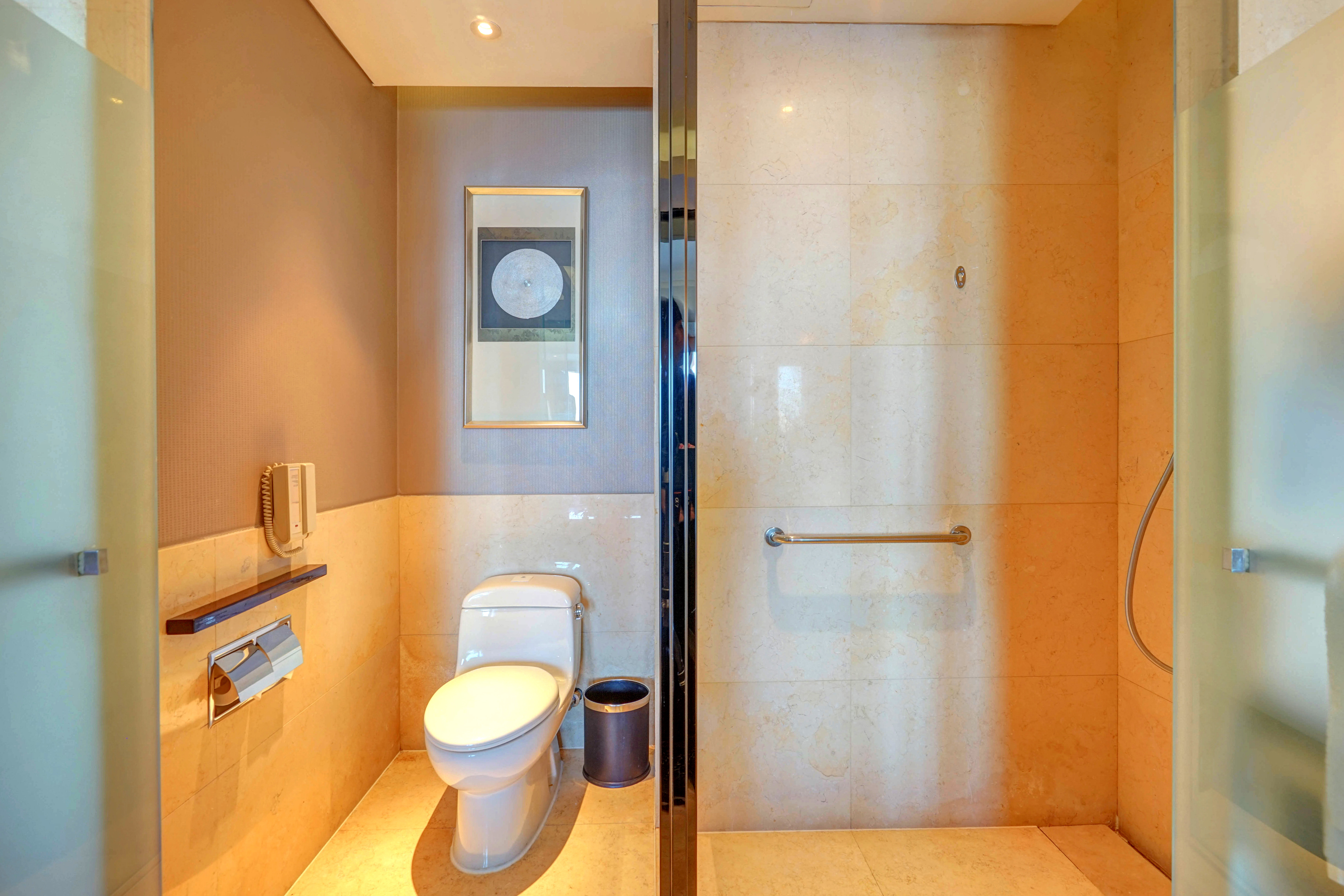 尊贵豪华大床房