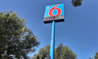 Motel 6 Bismarck, ND