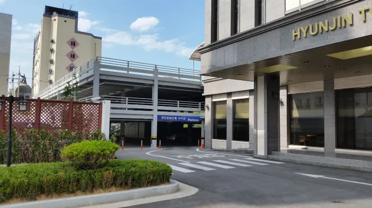 ヒョンジン ツーリスト ホテル 外観