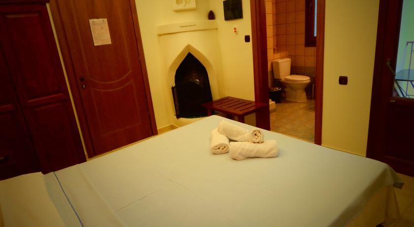 带山景的双人间