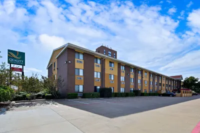 Quality Inn DFW Airport North Отели в г. 