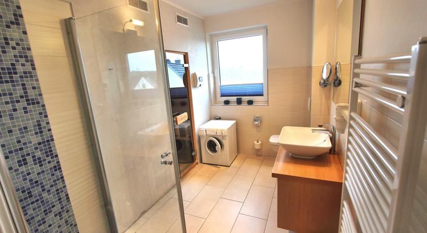 带阳台的两卧室公寓