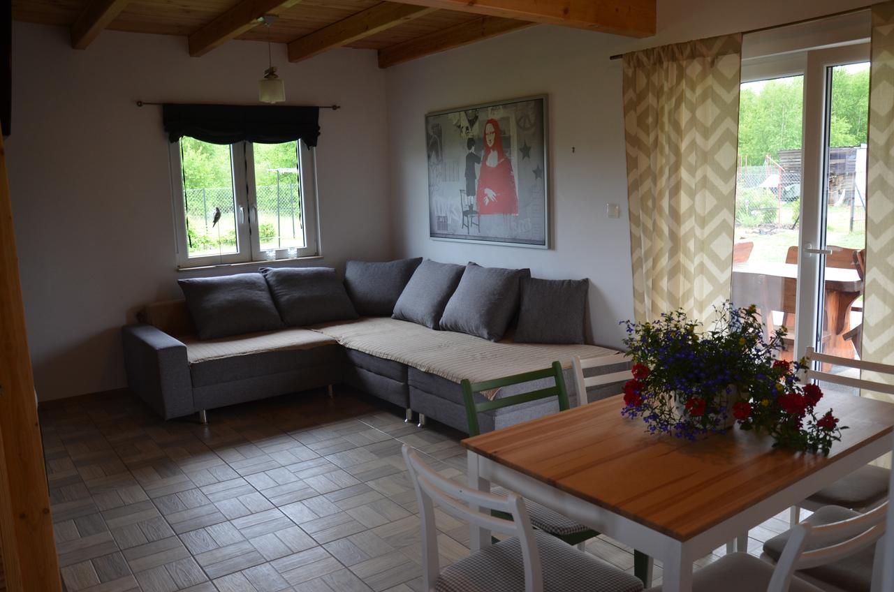 带壁炉的两卧室房屋