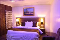 E-Suite Hotel