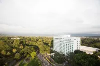 รัวยาลจูลัน เซเรมบัน โรงแรมใน