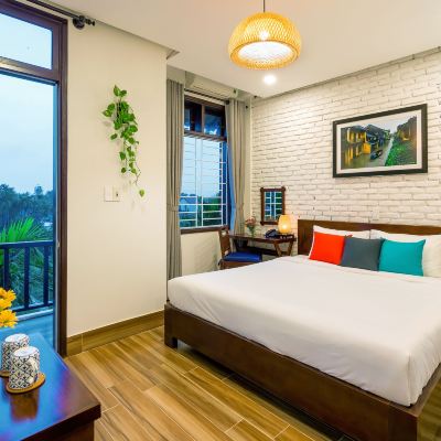 Deluxe Double Room with Garden View