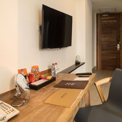 精美藝術陽台房 禁菸 Triple E藝術博物館飯店優惠