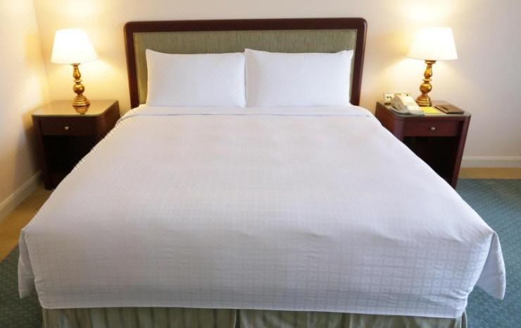 河景豪華特大床房