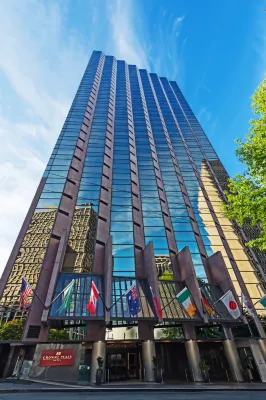 Crowne Plaza SEATTLE-DOWNTOWN by IHG with No Resort Fee Hotel a 