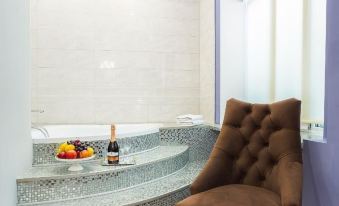 Empire Hotel - Housity