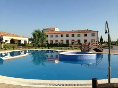 Hospedium Hotel Cortijo Santa Cruz โรงแรมใน