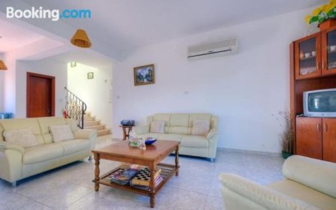 三卧室别墅带私人泳池