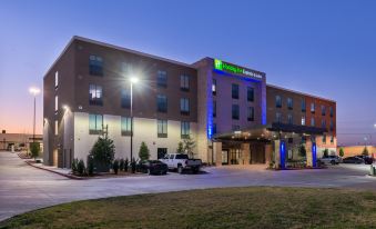 Holiday Inn Express & Suites Fort Worth West
