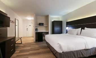Holiday Inn Express & Suites Everett