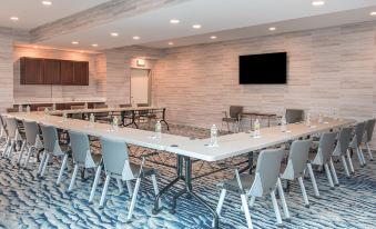 Holiday Inn Express & Suites Norwood-Boston Area