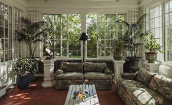 Tiger House the Inn at Hudson - Housity