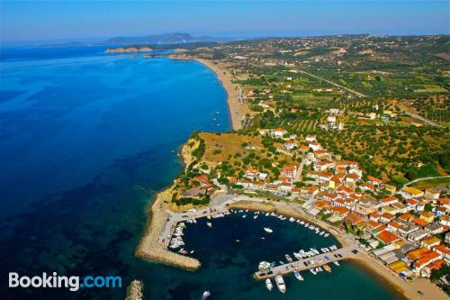 带私人泳池的两卧室房屋