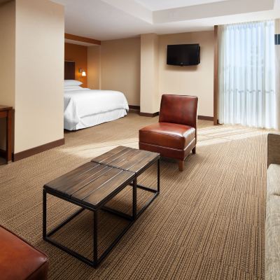 1臥精緻套房（1張特大床，帶梳化床、陽台） 聖何塞機場福朋喜來登飯店優惠