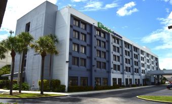 Holiday Inn Express & Suites Miami - Hialeah