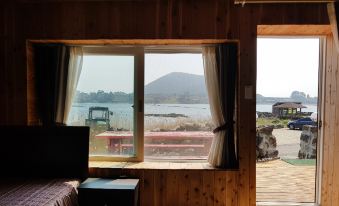 Jeju Kayaking & Bird Guesthouse