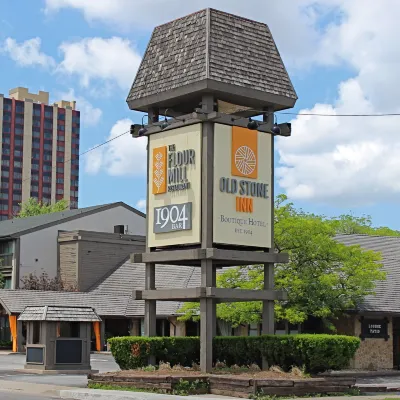 Old Stone Inn Boutique Hotel Hotels near Marineland