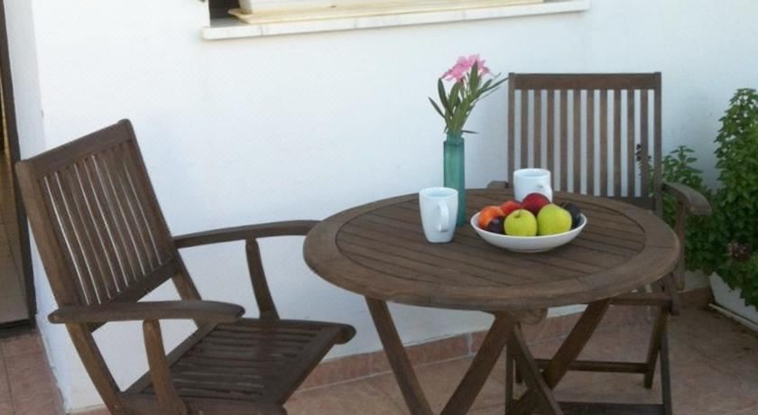 两卧室联排别墅