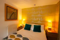 Hollybush Inn