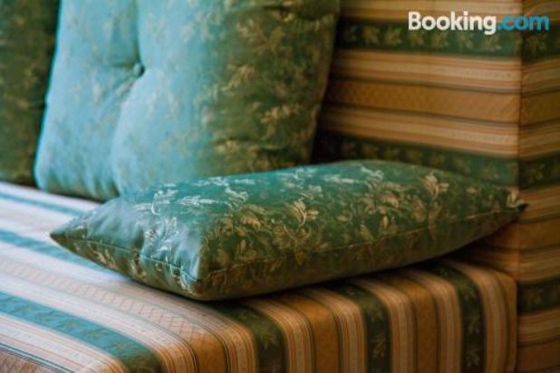 双人房（带梳化床）