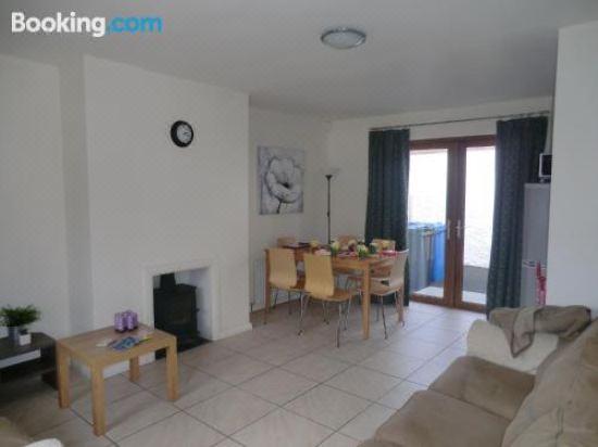 Ulster Cottages 4 Miles from Portrush Bushmills Coleraine and BallymoneyThree-Bedroom Cottage