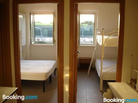 带天井的两居室公寓