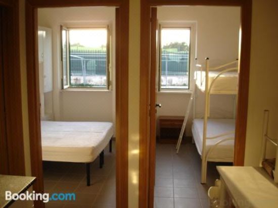 带天井的两居室公寓