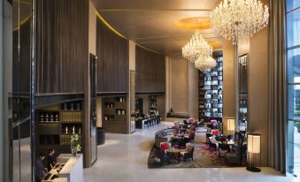 The lobby or reception area at Hotel Indigo Shanghai Hongqiao CBD at Bangkok Marriott Hotel Sukhumvit