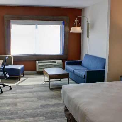 Hearing Accessible King Suite