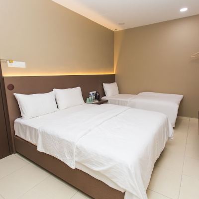 Bilik Standard Triple Kupon The Wood Hotel