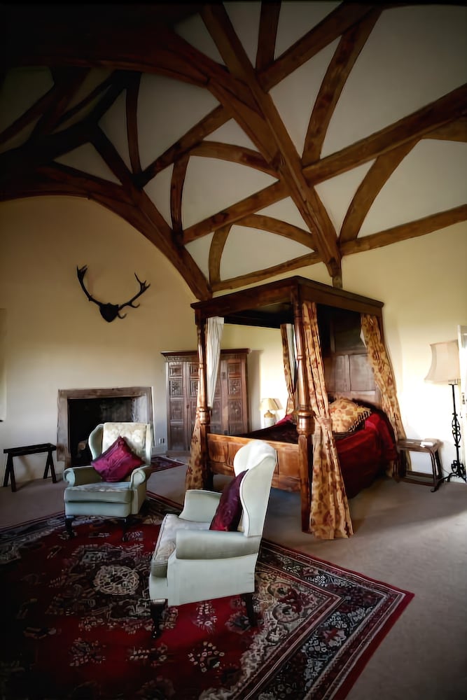 双人房（西卧室 - 四柱床）