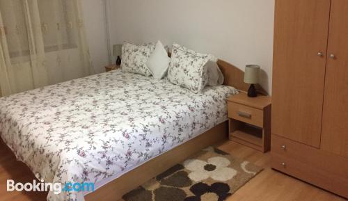 带山景的双人间