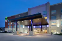 Holiday Inn Express & Suites Great Bend by IHG