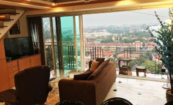 Penthouse Galare Thong Tower