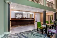 La Quinta Inn & Suites by Wyndham Raleigh Durham Airport
